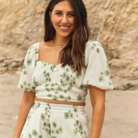 Abercrombie & Fitch Crinkle Smocked Puff Sleeve Top Sweetheart Neckline Size L - Picture 2 of 5